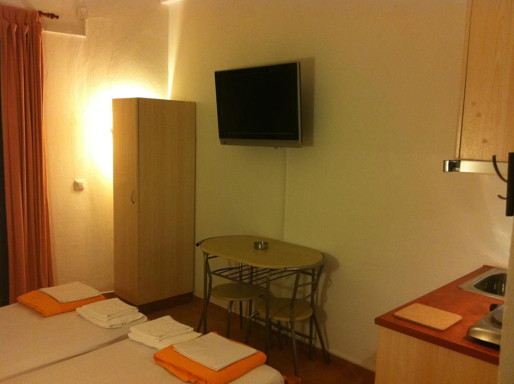 Lydia Mare Apart otel Ágios Kírykos Dış mekan fotoğraf